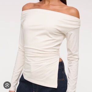 Abercrombie & Fitch Off-the-Shoulder Long Sleeve Top - Cream